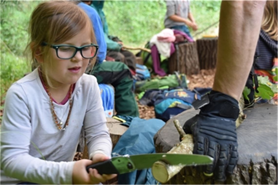 Die Natur zu erleben, gehört im Lomersheimer Naturkindergarten „Grashüpfer“ dazu. Nun verfolgt die Kinderbetreuungseinrichtung auch Pläne zum Thema Inklusion. Fotos: Klassen