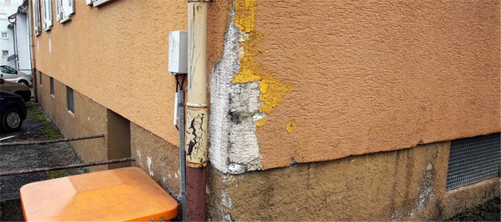 Die Notquartiere am Sperberweg sind nach Darstellungen des Freundeskreises für Asylsuchende teilweise schimmelig, ökologische Energieschleudern und überbelegt. Fotos: Goertz