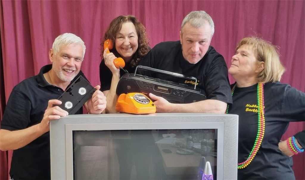 Die Nußbaumer Theatergruppe „Die Backkörb“ probt für ihre Zeitreise. Foto: Dietrich