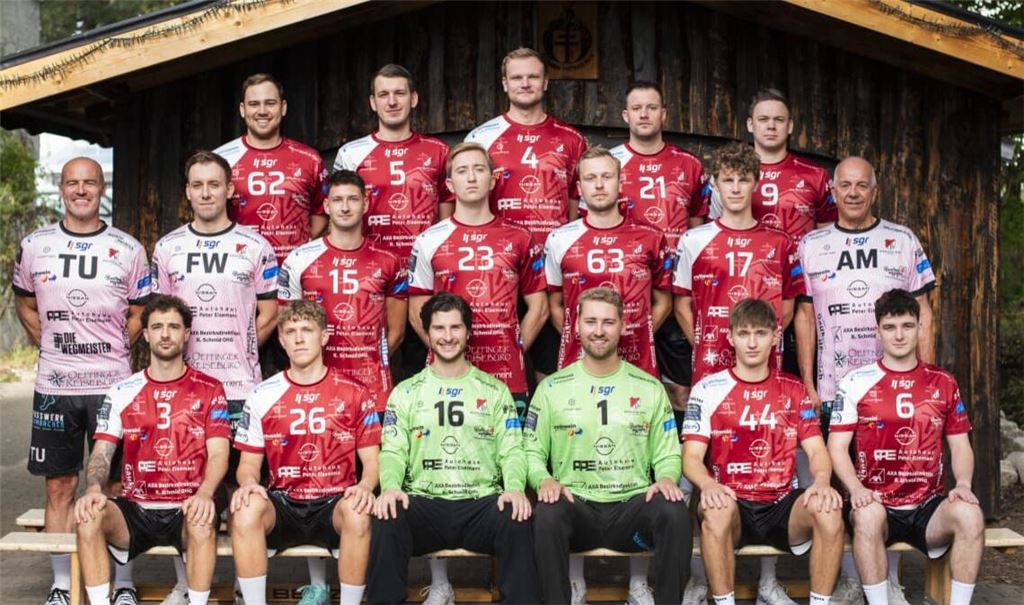 Die Oberliga-Handballer des TV Oeffingen in der Saison 2026/2027&nbsp;– hintere Reihe, von links: Timo Zoller, Luis Westner, Fabian Schindlbeck, Axel Steffens und Marcel Meyer – mittlere Reihe, von links: Trainer Tobias Unfried, Torwarttrainer Fabrice Wersch, Konstantin Schad, Lucas Frey, Tobias Rühle, Lewin Frey und Andreas Menne (Statistiken) – vordere Reihe, von links: Fynn Fröschle, Ferdinand Würmle, Marco Brecht, Yannick Seeger, Jonas Frey und Matti Thülly. Auf dem Bild fehlen: Tim Köhler,&nbsp;Fabian Langenfeld, Simon Merz, Lars Schweickhardt, Robin Stöhr, Torwarttrainer&nbsp;Marc Bürkle, Physiotherapeutin Franzi Förster&nbsp; und Co-Trainer Marco Kolotuschkin.