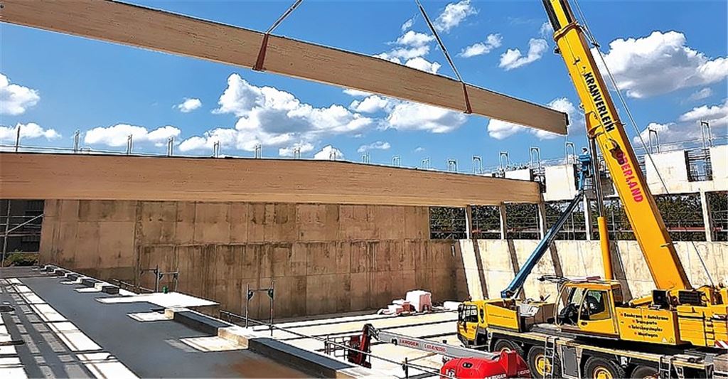 Hallenbau liegt voll im Zeitplan