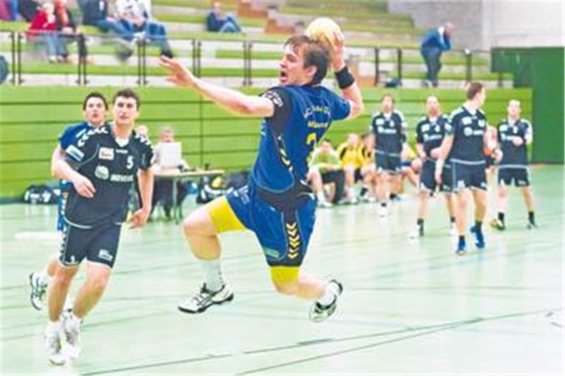 Die Offensive funktioniert. 28 Treffer lassen sich die Mühlacker Angreifer gutschreiben. Am Ende gehen die Punkte doch nach Knielingen, weil es in der blau-gelben Abwehr hapert. Foto: Zschorsch