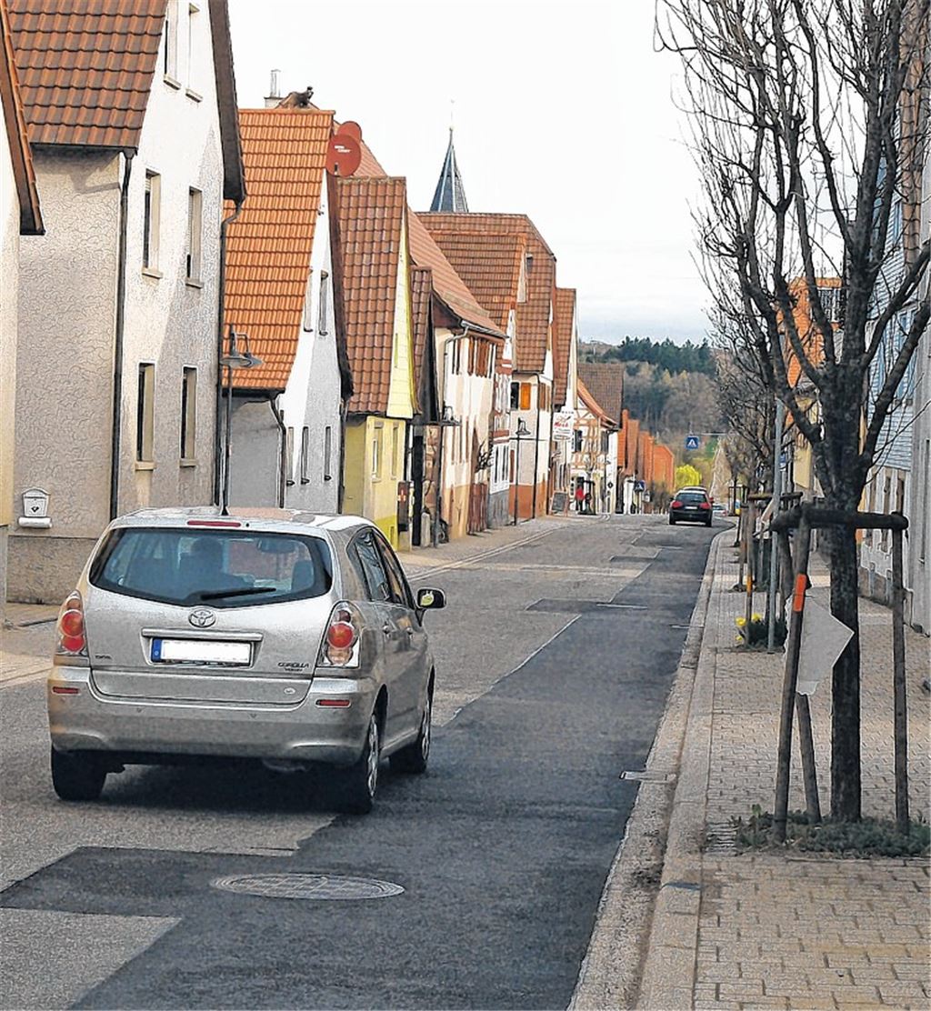 Die Ortsdurchfahrt Pinache.