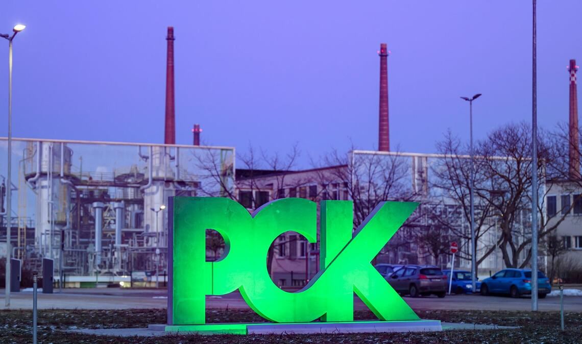 Die Ostbeauftragte der Bundesregierung, Elisabeth Kaiser, besucht die PCK-Raffinerie in Schwedt. (Archivbild)