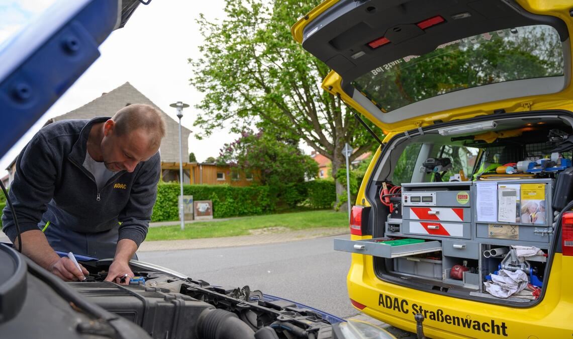 Die Pannenhilfe gehört zum Angebot des ADAC. (Archivbild)