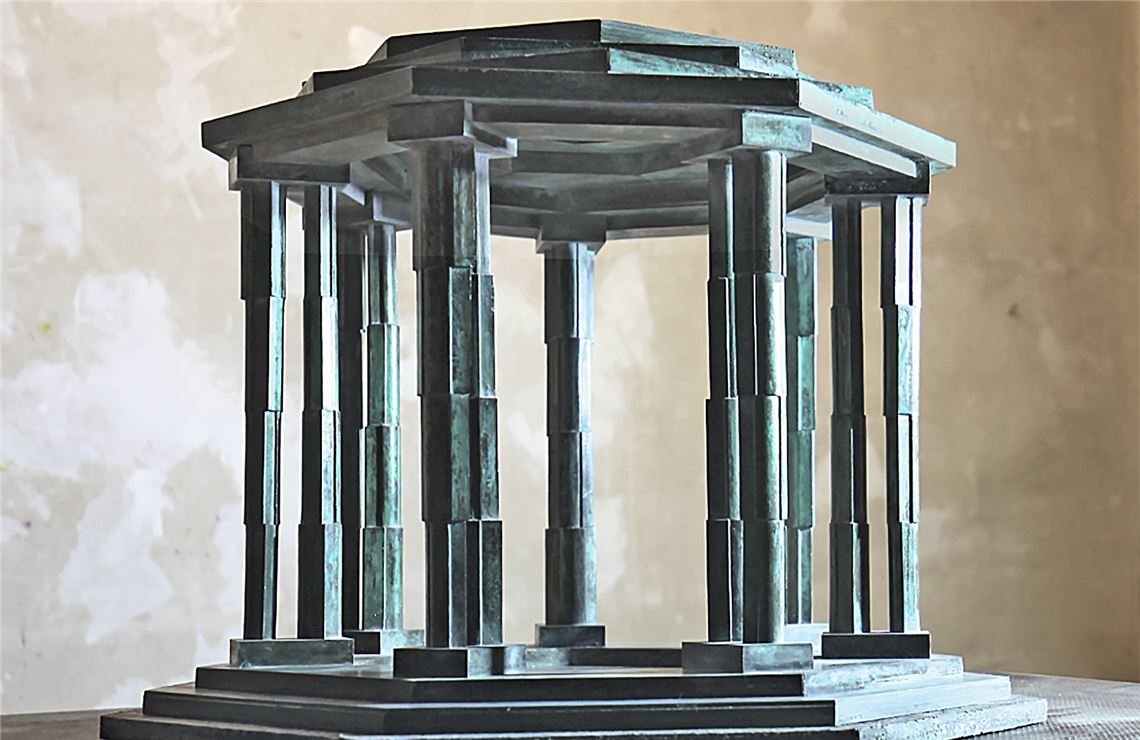 Die Pavillon-Gedenkskulptur im Foyer des Schmuckmuseums. Foto: ©Peter Jacobi
