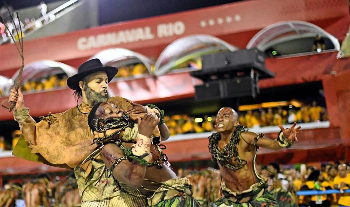 Die Peitsche der weißen Eroberer –  im Sambobromo.