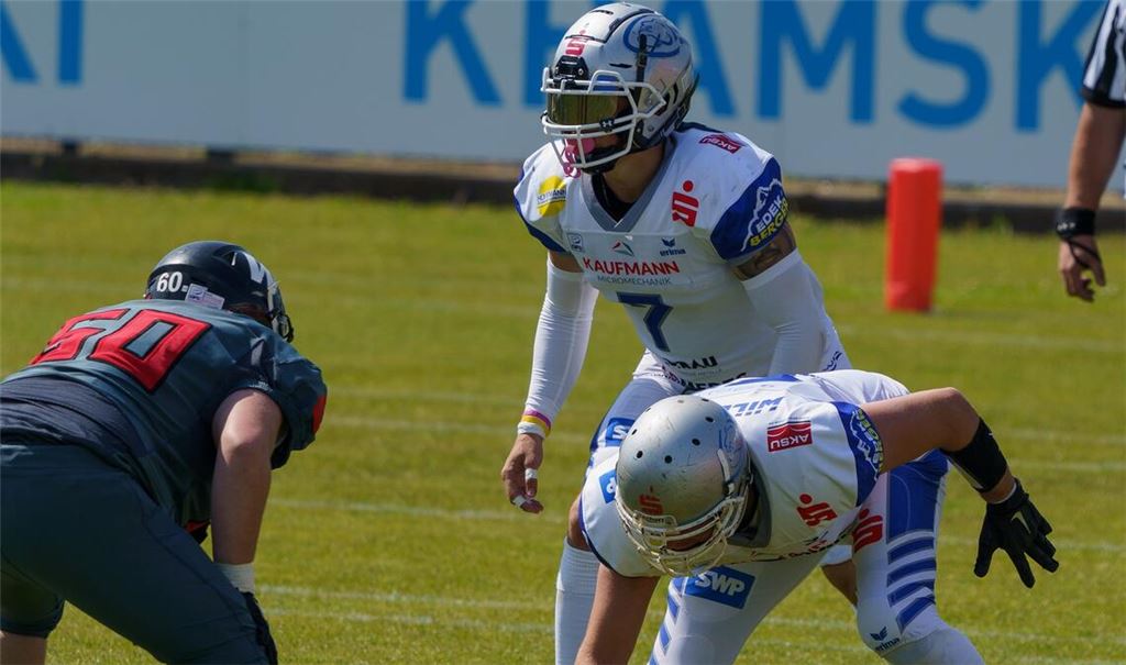 Die Pforzheim Wilddogs (weiße Trikots) sind für die nahende Saison in der GFL 2 gut gerüstet. Foto: p
