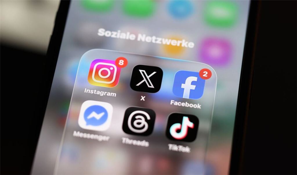 Die Plattformen Instagram und Facebook sind von der Störung betroffen (Symbolbild).
