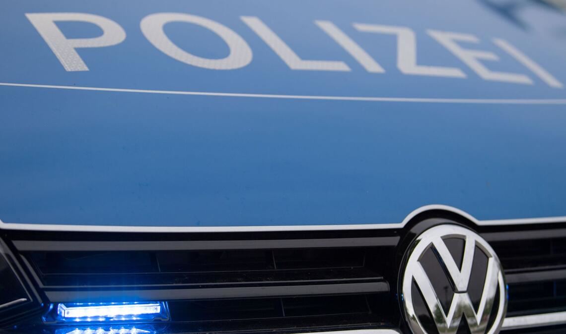Die Polizei eilte zu dem nicht gerade alltäglichen Einsatz. (Symbolbild)