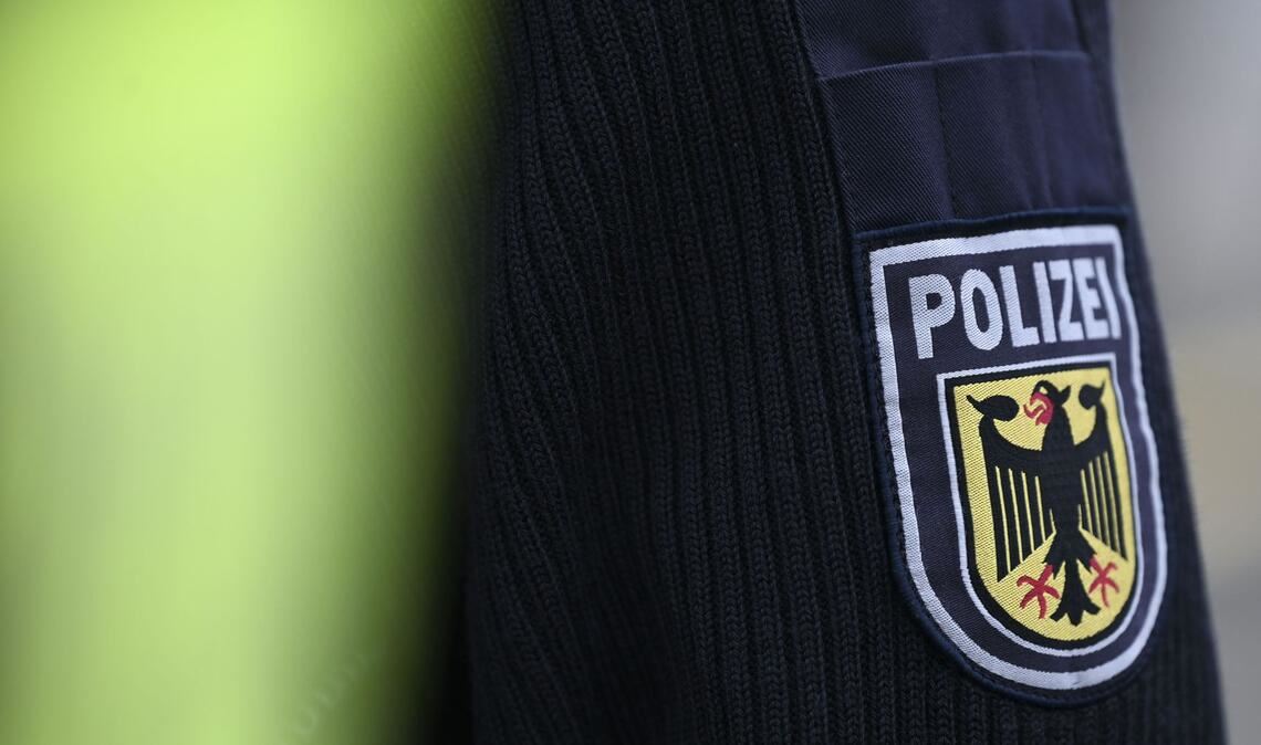 Die Polizei ermittelt nach dem Angriff. (Symbolfoto)