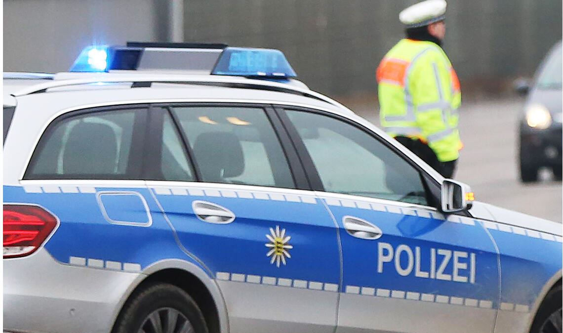 Die Polizei erwischt in Pforzheim einen Exhibitionisten. Symbolfoto: Archiv