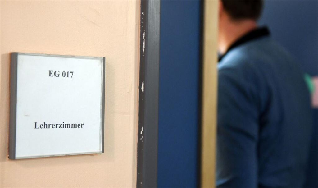 Die Polizei führt Opfer nur dann als Lehrkräfte in ihrer Statistik auf, wenn ein sachlicher Zusammenhang zwischen der Straftat und der beruflichen Tätigkeit besteht. (Symbolbild)