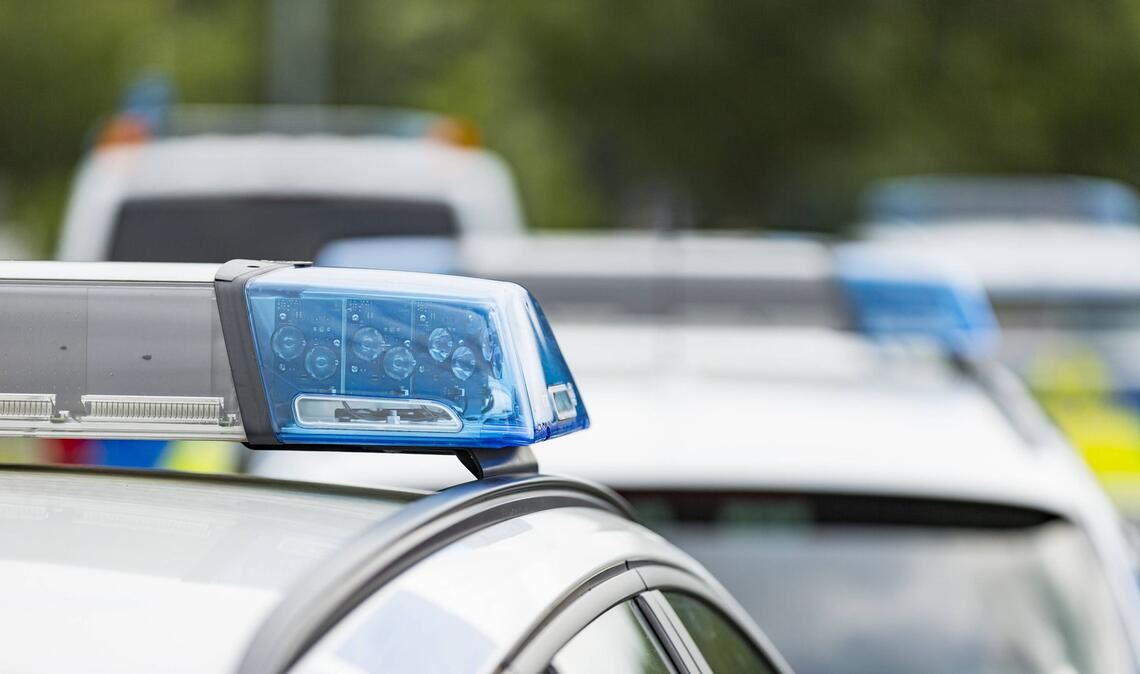 Mutmaßlicher Steinwurf - A7 in beide Richtungen gesperrt Die Polizei geht von einem mutmaßlichem Steinwurf aus. (Symbolbild)