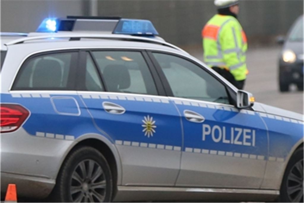 Die Polizei hat einen Raser auf Höhe der Karlshäuser Senke, wo 70 km/h vorgeschrieben sind,  mit 117 Stundenkilometern geblitzt. Archivfoto: Huber