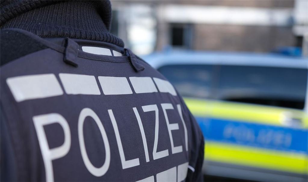Die Polizei hat ihre Ermittlungen aufgenommen und sucht Zeugen. (Symbolbild)