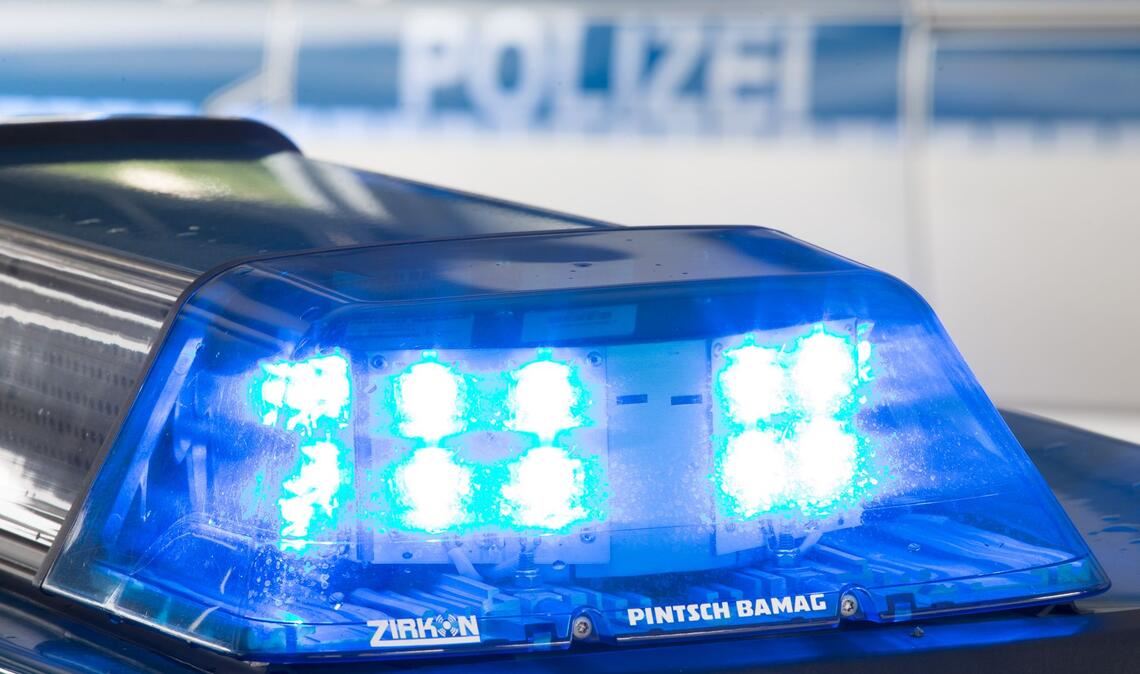 Die Polizei hat ihre Ermittlungen zu dem Unfall aufgenommen. (Symbolbild)