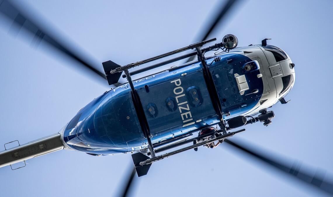 Die Polizei in Aalen sucht fieberhaft nach dem einen Mann, der ein Juwelier überfallen hat (Symbolfoto).