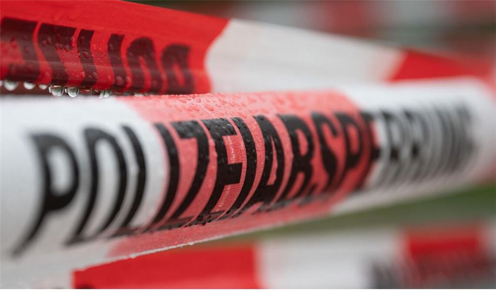 Die Polizei sperrte den Tatort ab (Symbolbild).