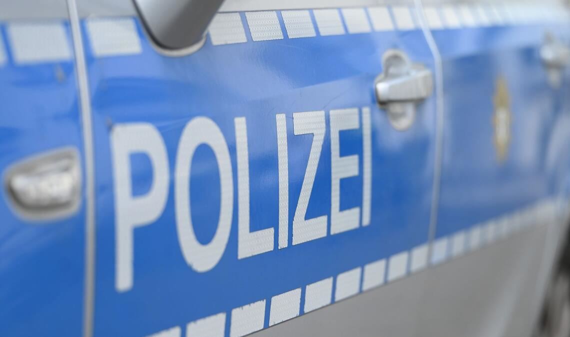 Die Polizei sucht Zeugen. (Symbolbild)