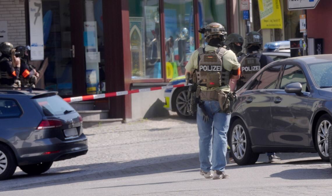 Die Polizei verfolgt eine bestimmte Taktik.