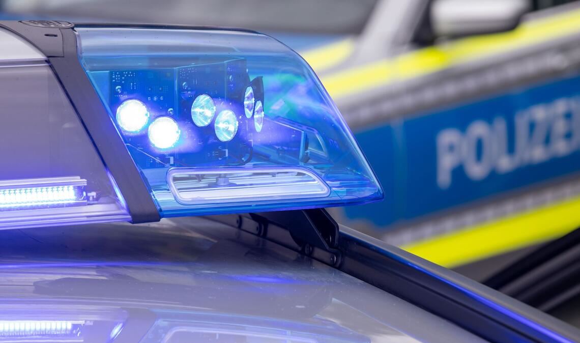Die Polizei war mit einem Großaufgebot vor Ort (Symbolbild).