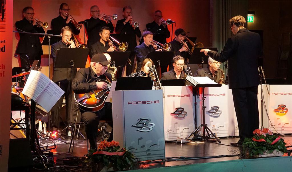 Die Porsche Big Band ist ein 20-köpfiger Klangkörper der Extraklasse, der immer wieder neue Überraschungen bereithält. Fotos: Dr. Bastian