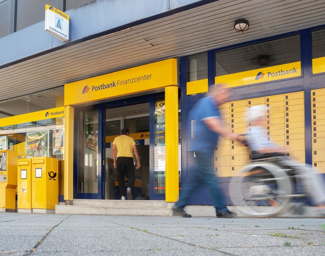 Die Postbank zieht sich aus Mühlacker zurück. Die Deutsche Post sucht daher einen neuen Kooperationspartner. Foto: Fotomoment