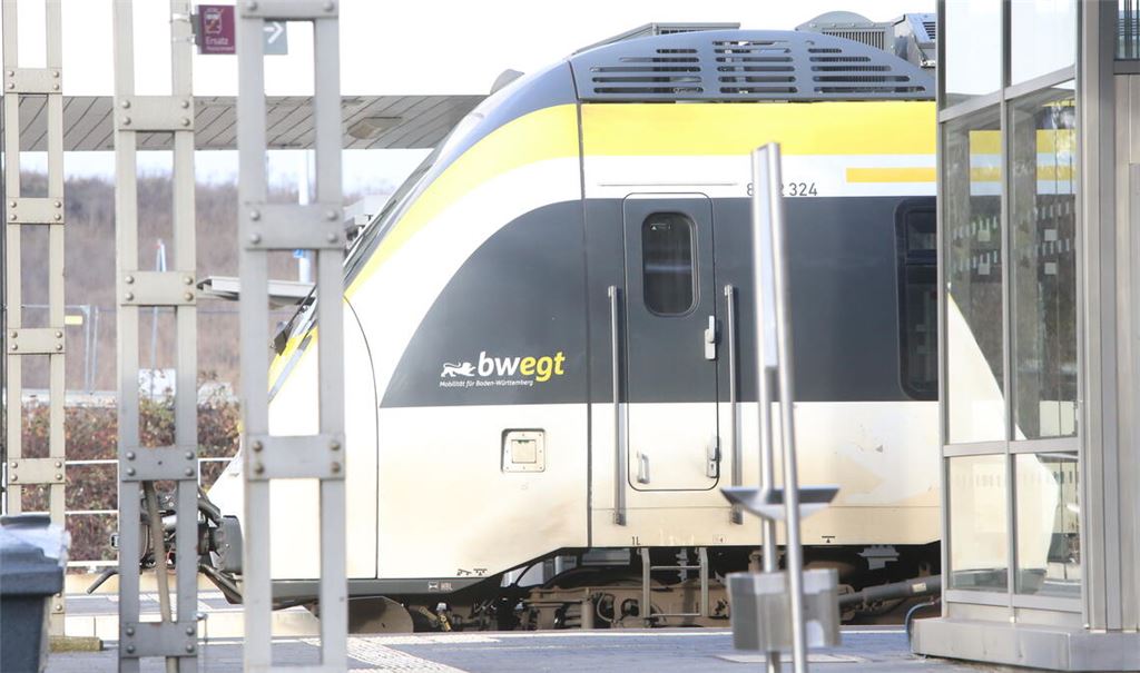 Die Pünktlichkeit der Züge in der Region lässt zu wünschen übrig, bilanziert der FDP-Landtagsabgeordnete Professor Dr. Erik Schweickert. Foto: Archiv