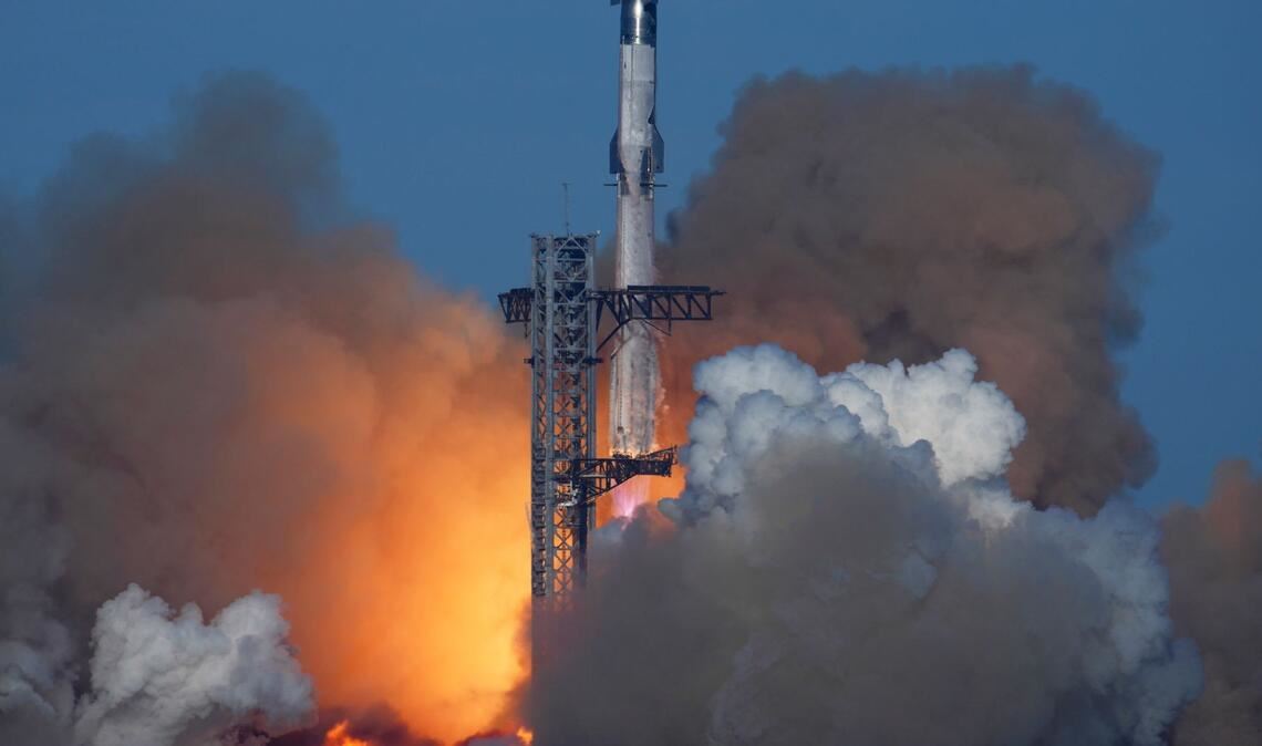 Klappt's diesmal? Riesen-Rakete Starship vor zehntem Test Die Rakete Starship von SpaceX startet zu einem Testflug von der Starbase in Boca Chica (Archivbild)