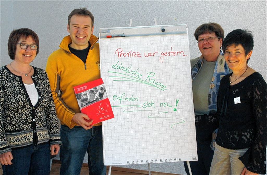 Die Referenten Heike Noak (v. li.) und Ulrich Böll, Dekanatsverantwortliche Erika Christ und Workshop-Leiterin Sigrid Schorn