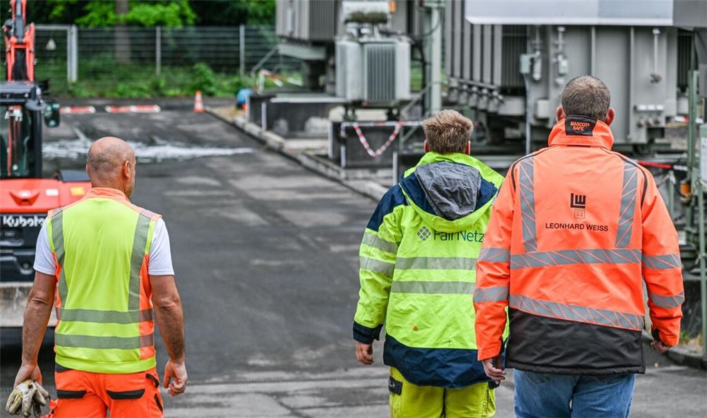 Die Reparaturarbeiten dauern an.