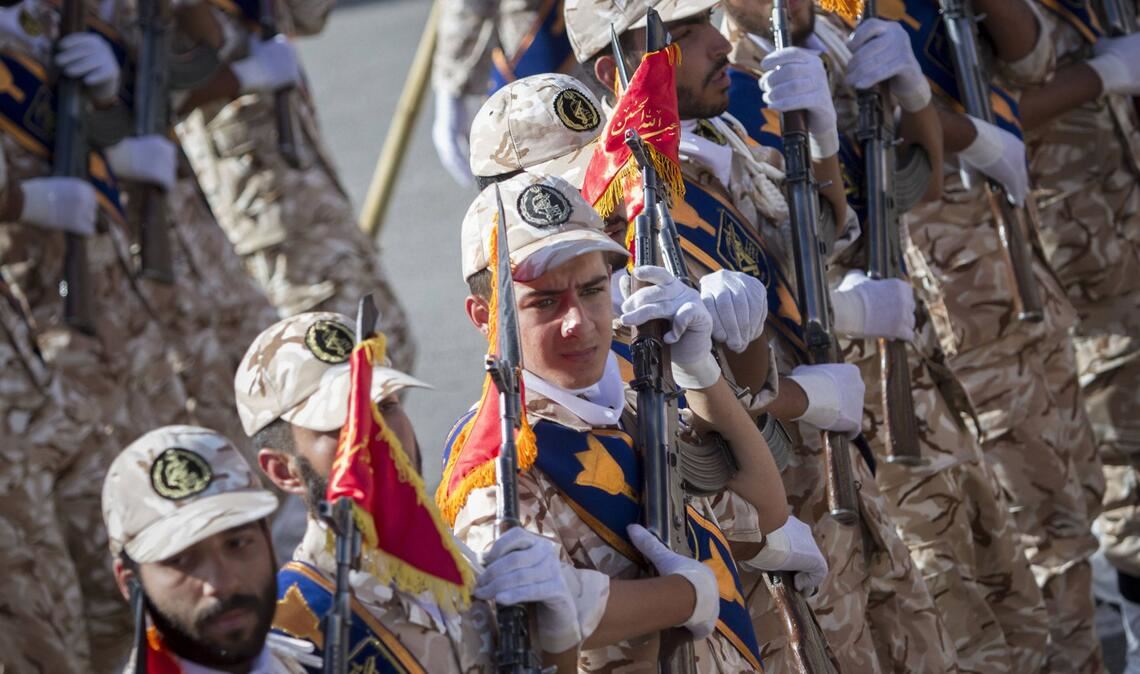 Die Revolutionsgarden sind die ideologische Armee des Landes und gelten seit jeher als loyale Truppen des obersten Führers und geistlichen Oberhaupts.