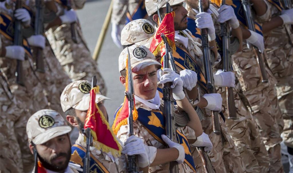 Die Revolutionsgarden sind die ideologische Armee des Landes und gelten seit jeher als loyale Truppen des obersten Führers und geistlichen Oberhaupts.