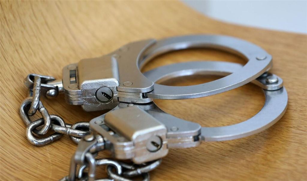 Die Richterin erließ nun einen Haftbefehl, weil der Mann nicht aufgetaucht war. (Symbolfoto)