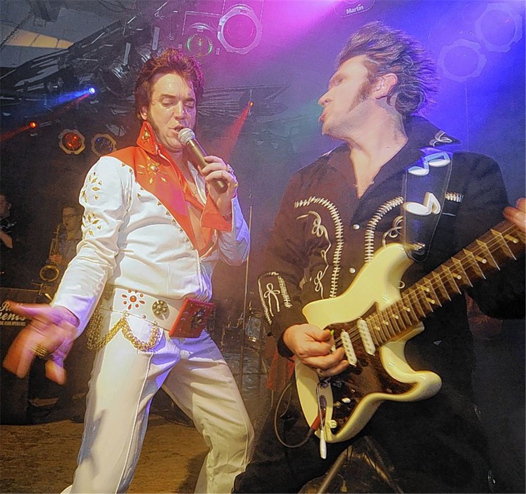 Die Roll Agents mit Nils Strassburg huldigen mit ihrem Konzert Elvis Presley.
