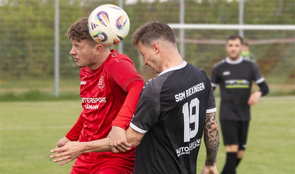 Die Roten setzen sich durch. Foto: Fotomoment