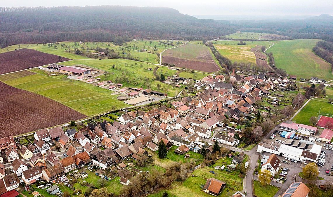 Schützingen erwartet Tausende Gäste Die Ruhe vor dem Besucheransturm: Im beschaulichen Schützingen – zwischen Weinbergen und Wäldern – steppt am Wochenende der Bär. Foto: Archiv/Schramm