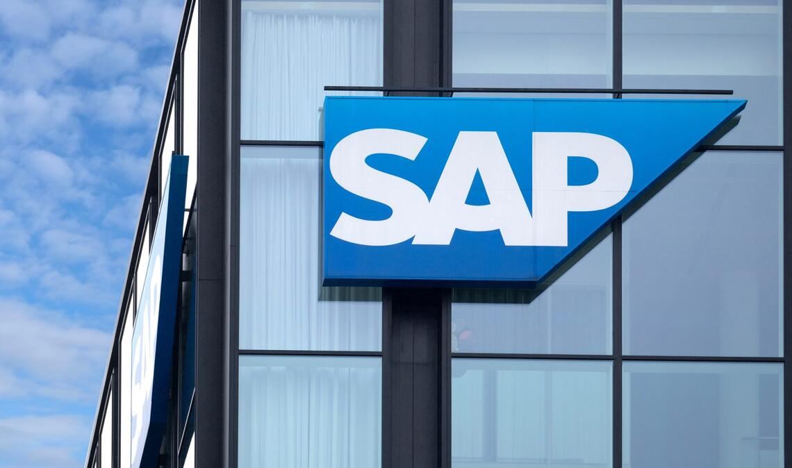 Die SAP-Aktie ist in der vergangenen Woche um 15 Prozent gefallen. Erfahren Sie, welche Faktoren den Kursrückgang ausgelöst haben und wie die langfristigen Perspektiven des Unternehmens aussehen.