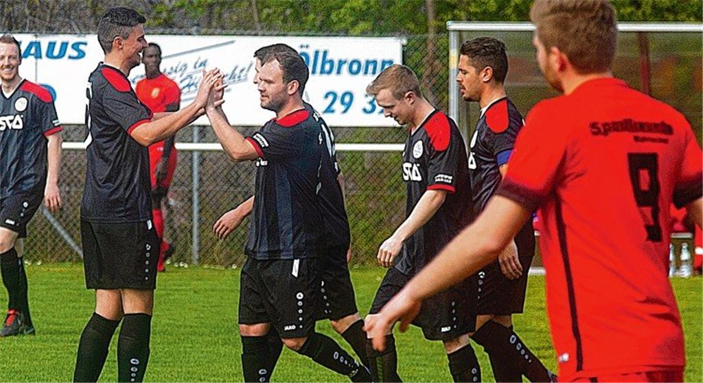 Favoriten patzen im Aufstiegskampf