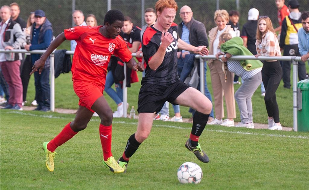 Die SG Ölbronn-Dürrn im Vorwärtsgang, hier gegen den Türkischen SV Mühlacker –so wünschen es sich die Fans auch am Sonntag gegebn . Foto: Archiv (vh)