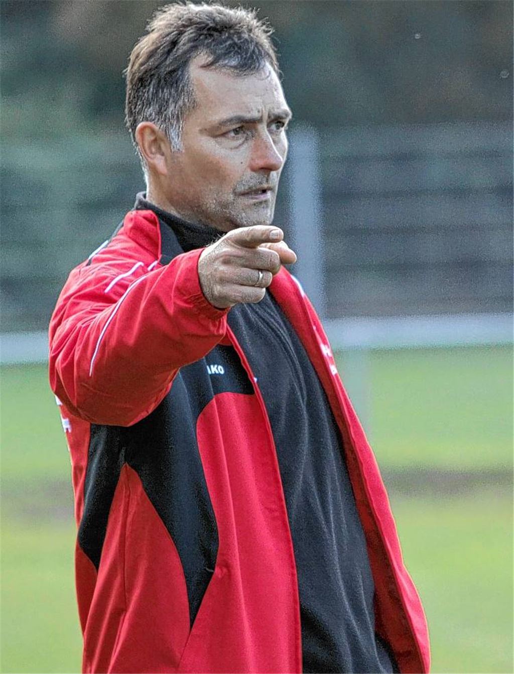 Die SG Ölbronn-Dürrn will sich nach der Saison von Ulli Stengel trennen. Der 46-Jährige hat auch nach 16 Jahren als Fußballtrainer nach wie vor großen Spaß an seinem Job und erklärt, dass er für neue Herausforderungen offen sei. Doch jetzt gilt die volle Konzentration dem Rückrundenstart.
