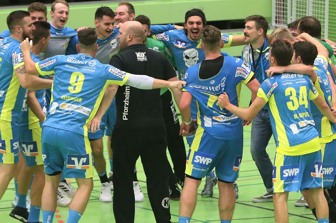 Die SG Pforzheim/Eutingen bejubelt den ersten Sieg in der dritten Liga.Foto: Rubner
