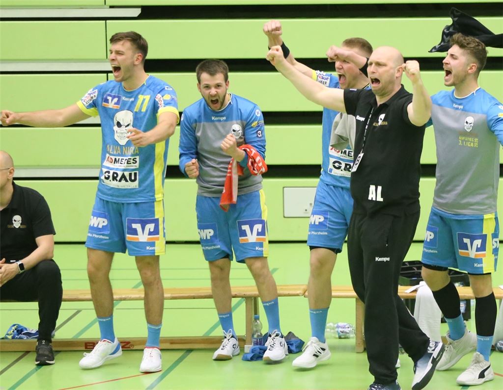 Die SG Pforzheim/Eutingen um Coach Alexander Lipps hatte in der Ligapokal-Runde viel zu jubeln – hier im Derby gegen die TGS.Foto: Huber