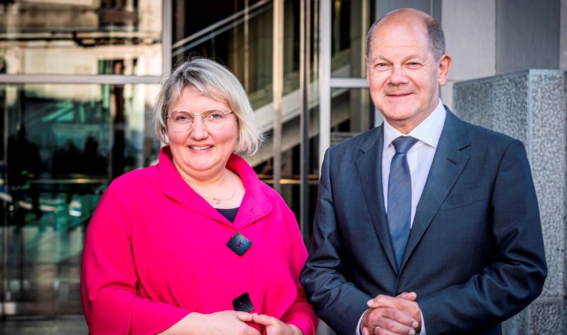 Die SPD-Bundestagsabgeordnete Katja Mast und Bundeskanzler Olaf Scholz haben in den nächsten drei Jahren mit der Ampelkoalition noch viel gemeinsam vor. Foto: Valdivieso