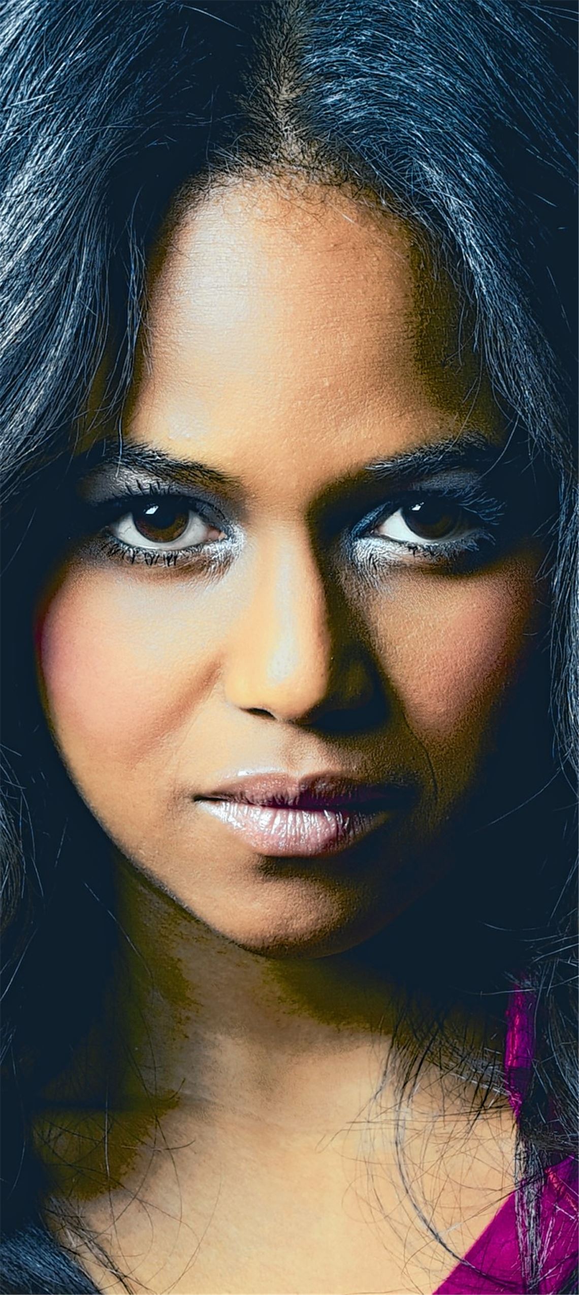 Die Sängerin Miss Kavila.