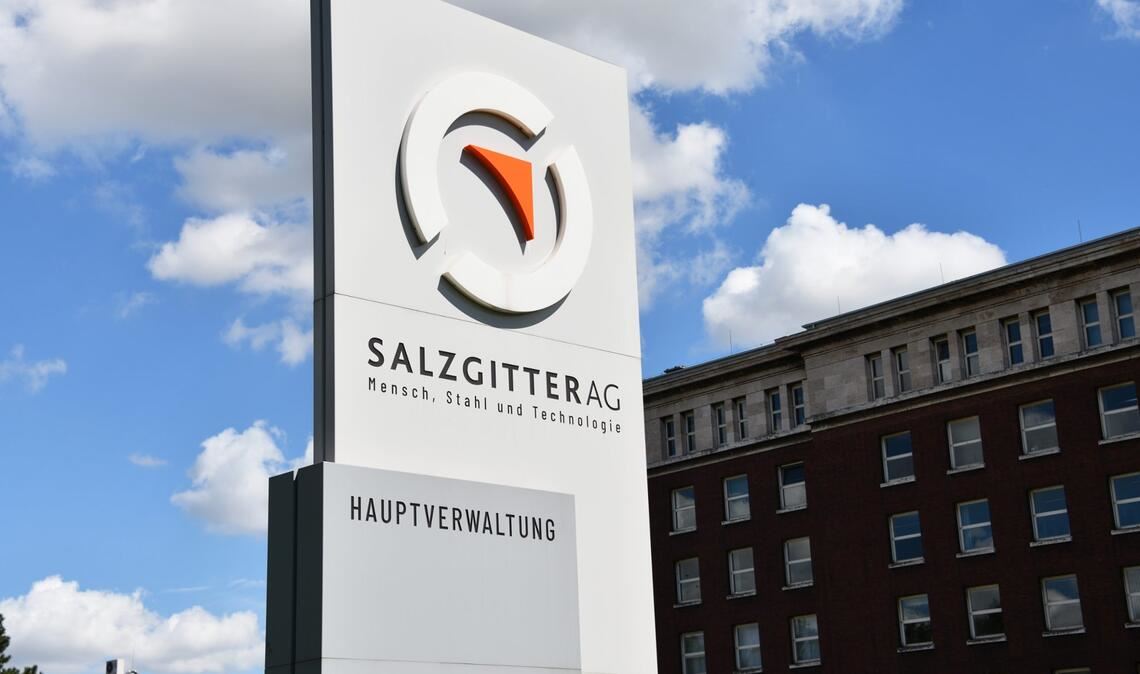 Die Salzgitter-Aktie steigt am Donnerstagmorgen um 3 % auf 49 Euro. Erfahren Sie, warum Analysten optimistisch sind und welche Faktoren den Kurs beflügeln.