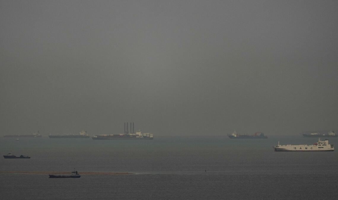 Die Schifffahrt wird durch den Iran-Krieg weiterhin massiv behindert.