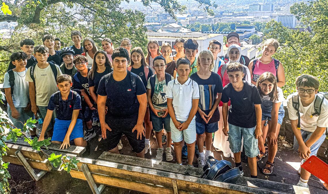 Die Schülerinnen und Schüler der Klasse 6b des Theodor-Heuss-Gymnasium vor der Preisverleihung in Stuttgart. Fotos: privat