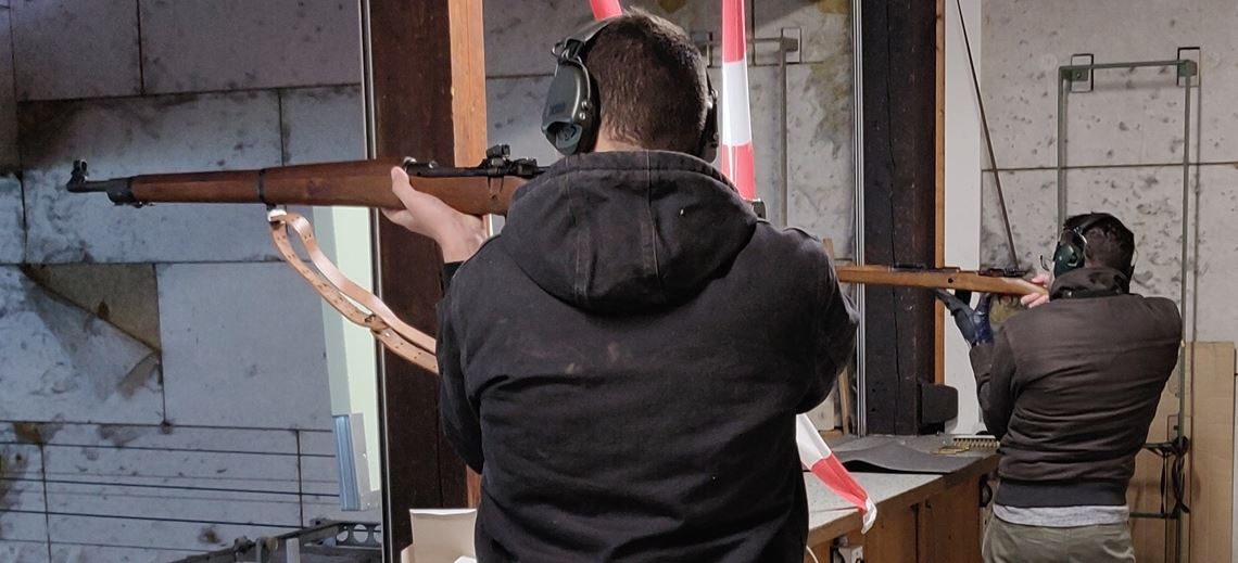 Die Schützen vom VfS Maulbronn-Diefenbach schießen mit Ordonnanzgewehren.Foto: privat